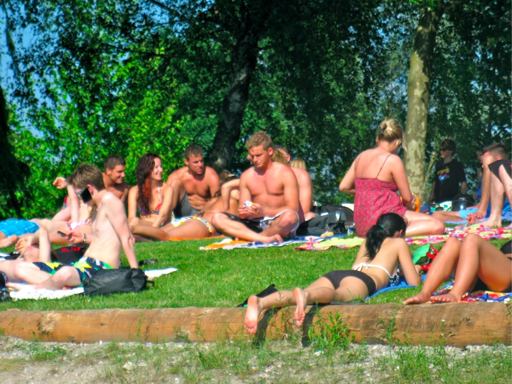 BK_beachlifebaggerl__cher 31_jpg-1276344843