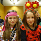 Anna und Nina _Faschingskonzert_.JPG