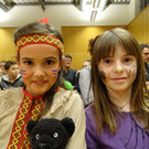 Sarah und Annika _Faschingskonzert_.JPG