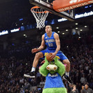 2016-02-14T033524Z_1511132480_NOCID_RTRMADP_3_NBA-ALL-STAR-SATURDAY-NIGHT.JPG