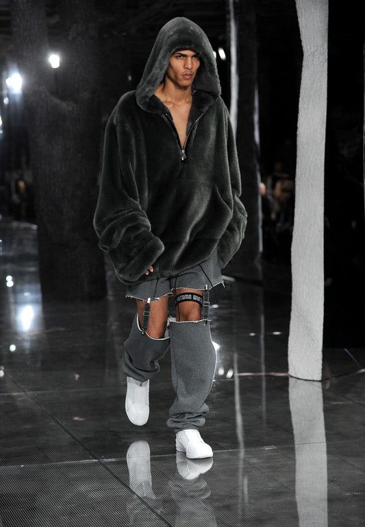 Fashion_FENTY_PUMA_by_Rihanna_Fall_2016___1.jpg