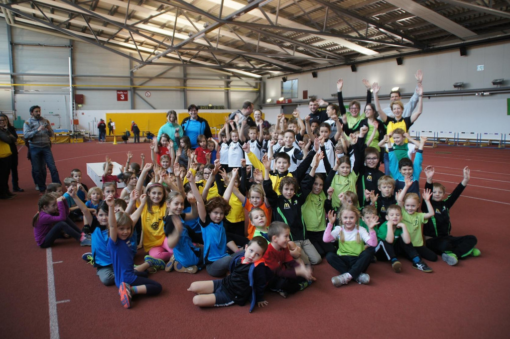 Alle Kinder H__nde hoch.JPG