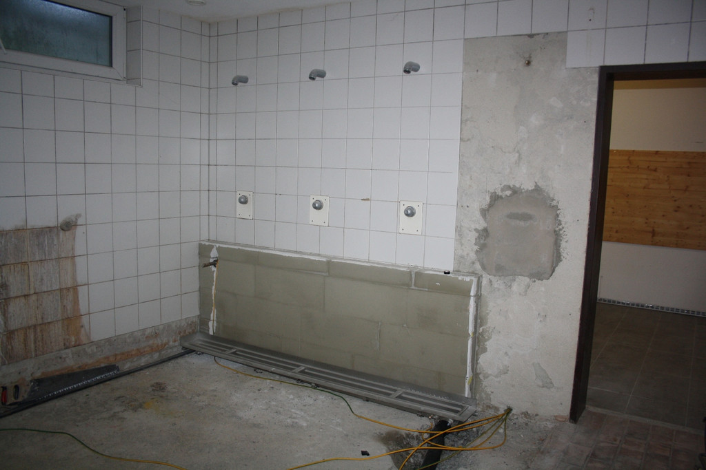 Sportheim Hoferfeld Sanierung UMKLEIDE 2016 _17_.JPG