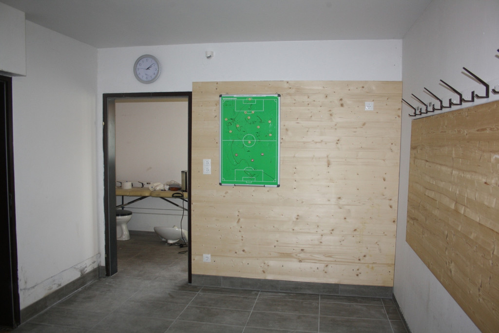 Sportheim Hoferfeld Sanierung UMKLEIDE 2016 _18_.JPG
