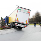 Lkw blieb stecken