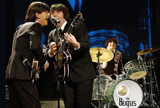 all-you-need-is-love_-Pressefoto-1_140437-13042012.jpg
