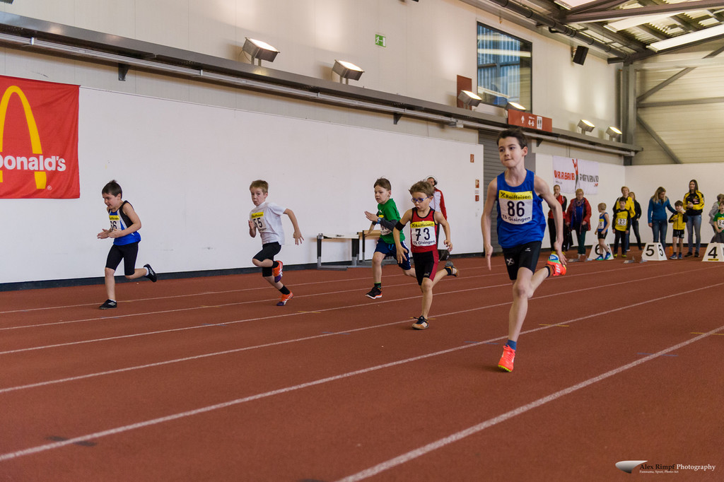 24589889733 Jonas 50m Lauf.jpg