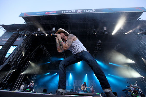 the bosshoss - nova rock 2010 - burgenland - florian wieser _3_.jpg