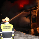 Schwarzenberg: Ferienhütte in Vollbrand - Feuerwehren im Großeinsatz