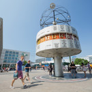 Berlin_Weltzeituhr_shutterstock_149201717 09-19-31-182.jpg