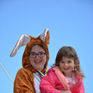 Osterhase mit Kind.jpg