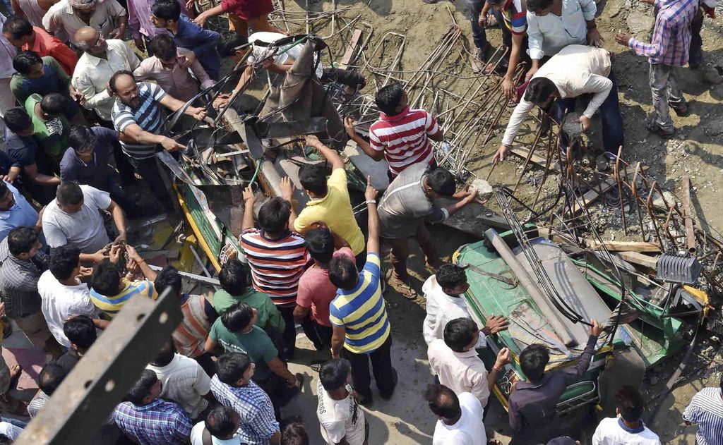 India_Overpass_Collapse_10.jpg