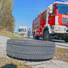 Unfall: 21-Tonnen-Lkw verlor bei der Fahrt auf der A2 zwei Reifen
