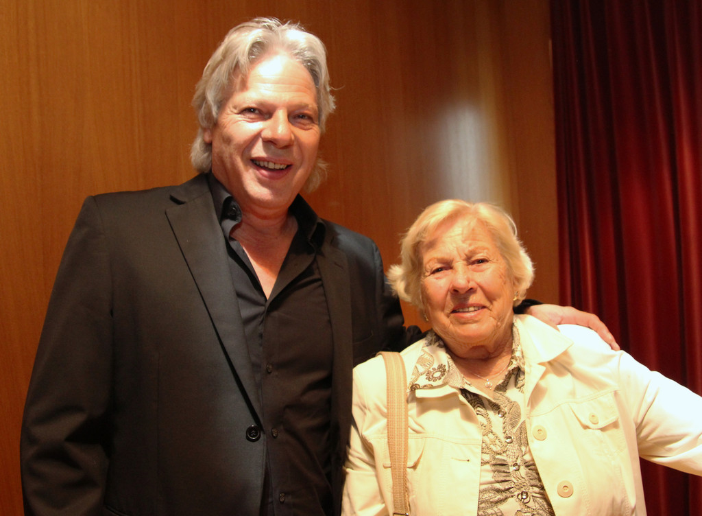 Wolfi mit seiner Mama.JPG