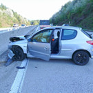 Erneut Unfall auf der A2 bei Seebenstein: Pkw frontal gegen Leitwand