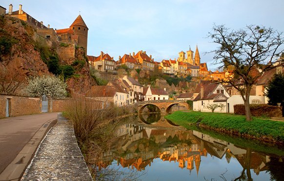 Burgund_Semur-en-Auxois2.jpg