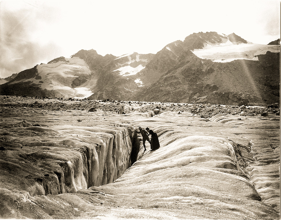 Elizabeth Main LeBlond_Forno Gletscher.jpg