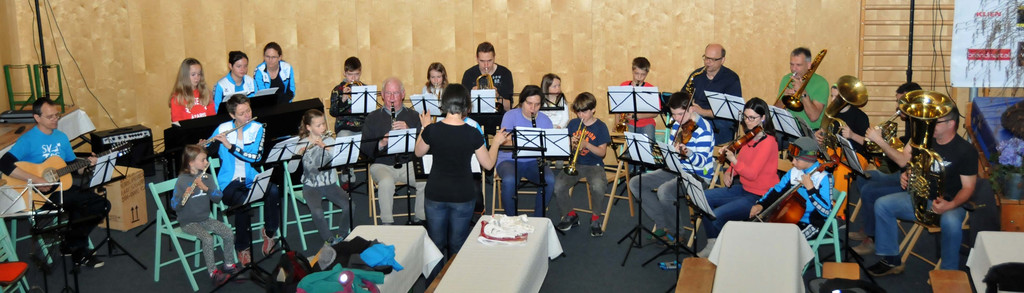 Schiverein Band.JPG