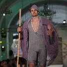Show Angewandte 10 - modenschau 2010 - orangerie schoenbrunn wien - florian wieser _123_.jpg
