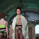 Show Angewandte 10 - modenschau 2010 - orangerie schoenbrunn wien - florian wieser _168_.jpg