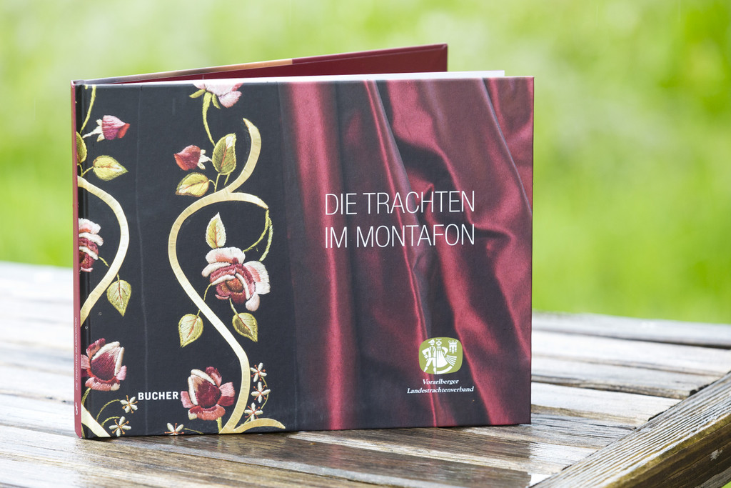 07_Trachtenbuch Montafon _c_ Diemtar Mathis.JPG