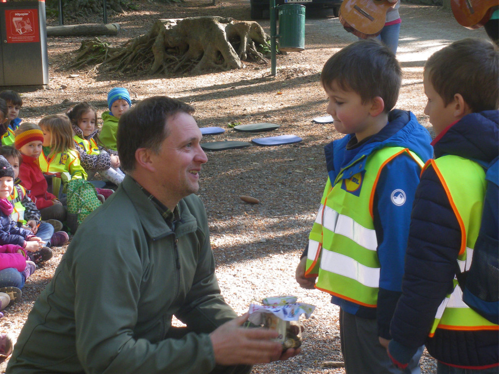 KOE_Wildpark Spende Kindi Oberau 2.jpg