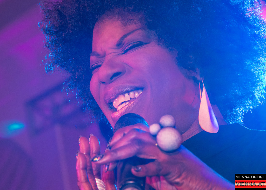 9_ Diversty Ball - 30_04_2016-122.jpg