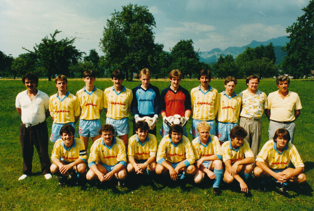 1_ Mannschaft 1985_86.jpg