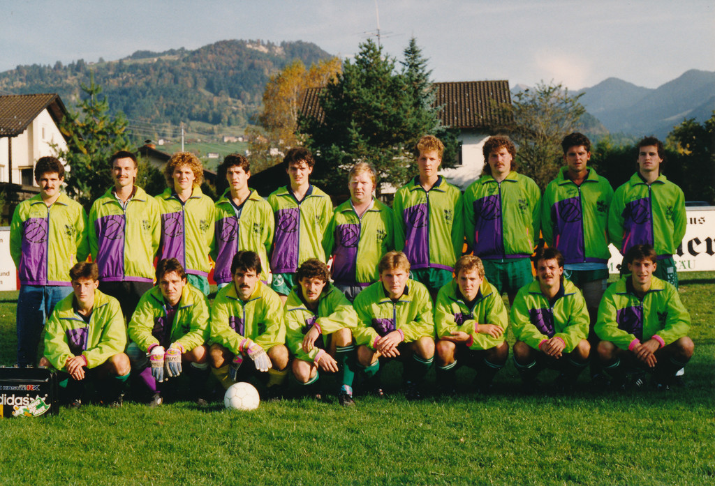 1_ Mannschaft 1990_91.jpg