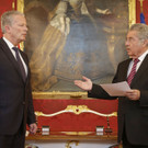 Bundespräsident Heinz Fischer überträgt Reinhold Mitterlehner Bundeskanzler-Agenden