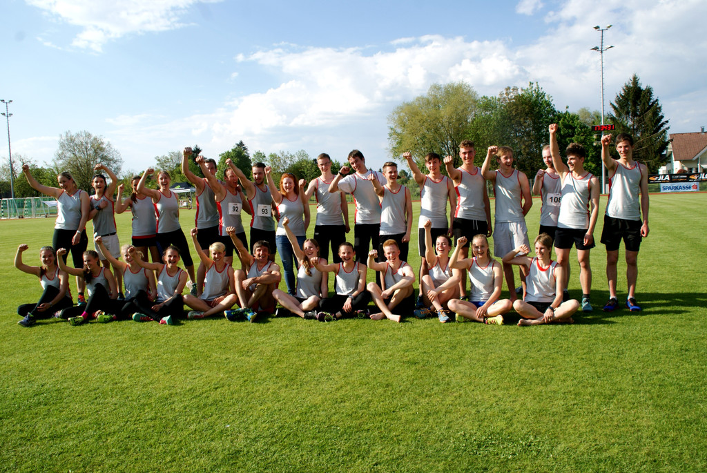 Ein Hoch auf den Sport - die Sportler aus Oberschwaben.JPG