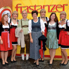 BK_WB_Bu__rgermeister aus dem Walgau_Frastanz_Eugen Gabriel mit Gattin und den drei Schwestern bei Brauereigela__nde.jpg