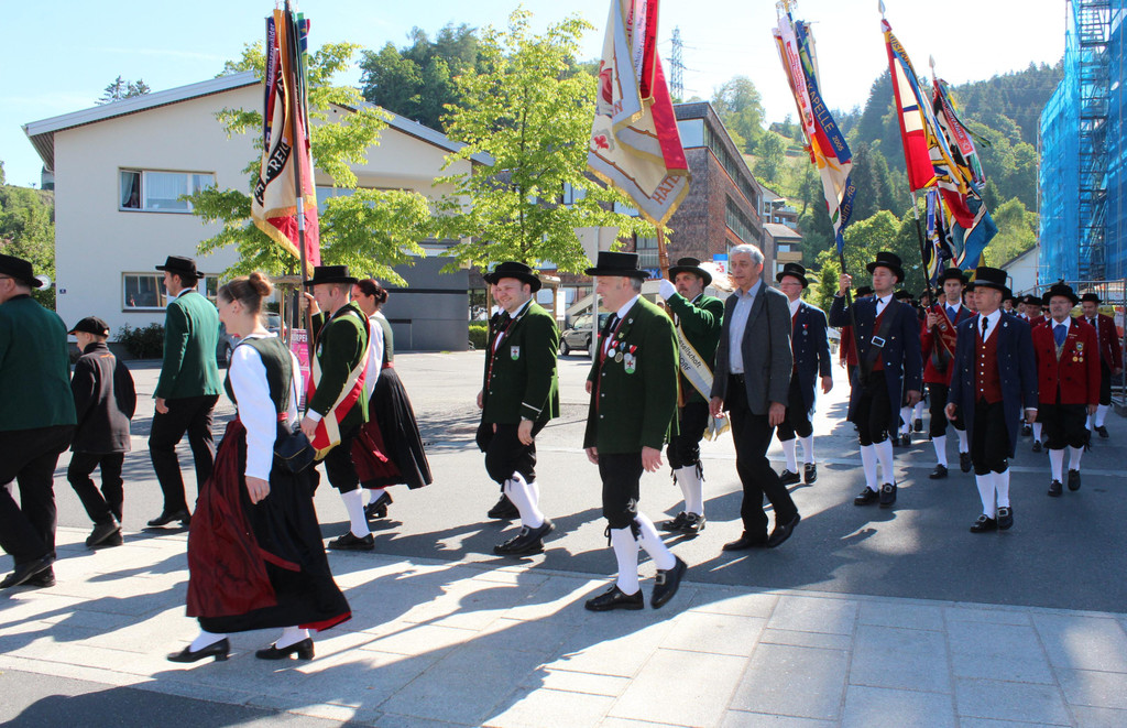 Fahnenweihe 5.jpg