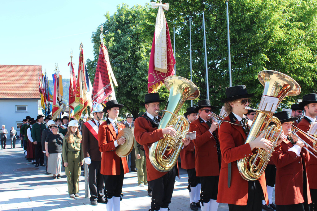 Fahnenweihe 6.jpg