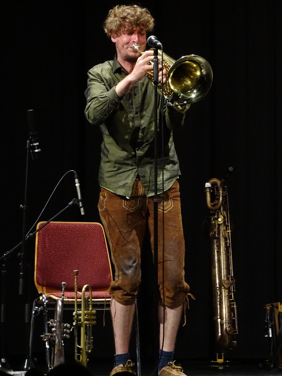 230.JPG