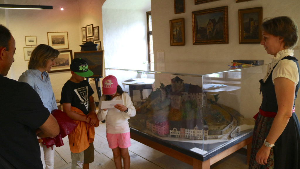 KOE_Schattenburgmuseum Fuerung Fluechtlige 4.jpg