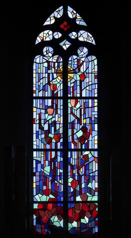 gfis-1kirche-1971-75-arch-rudolf-greuing-chor-1503-hans-sturn-fenster-albert-wider-widnau-1fotos-rudolf-sagmeister-0004-h900.jpg