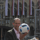 Aufbau EM-Fan Arena am Wiener Rathausplatz