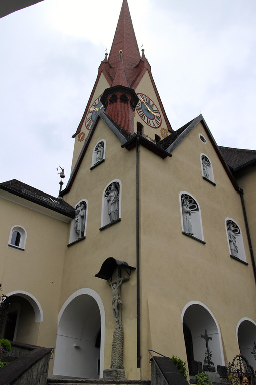 KOE_Glasfenster Basilika Rankweil 2.jpg