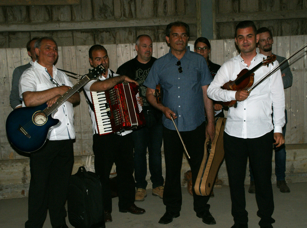 Otto-Trio sorgten zu viert f__r Unterhaltung.JPG