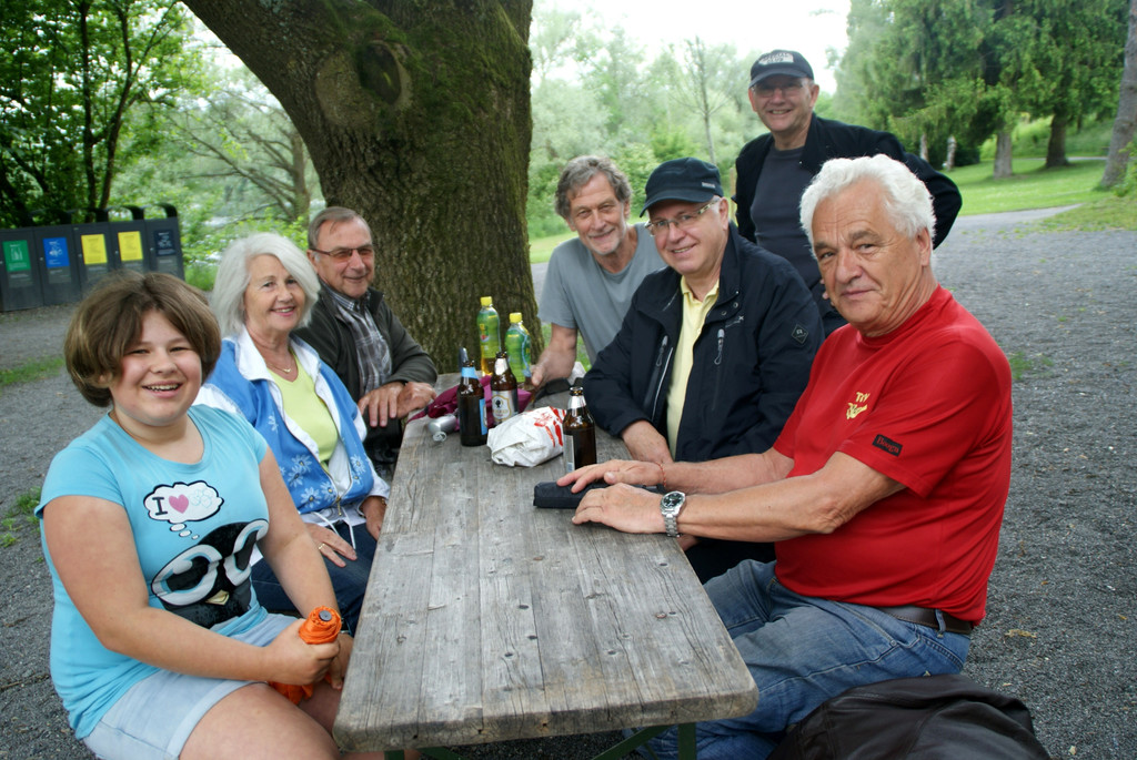 Am Grillplatz gab es einen gem__tlichen Hock.JPG