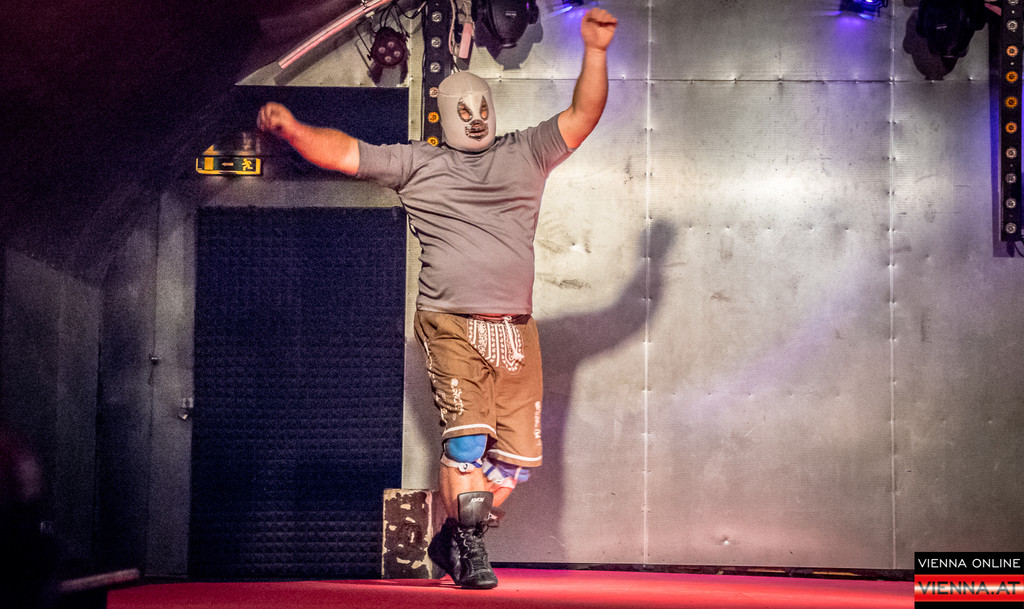 Underground-Wrestling - 05_06_2016-2.jpg