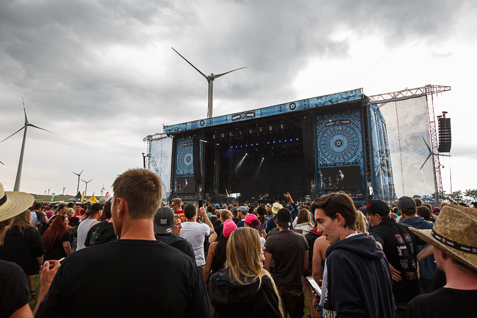 besucher essen buehne - Nova Rock 2016 - florian wieser - 008.jpg