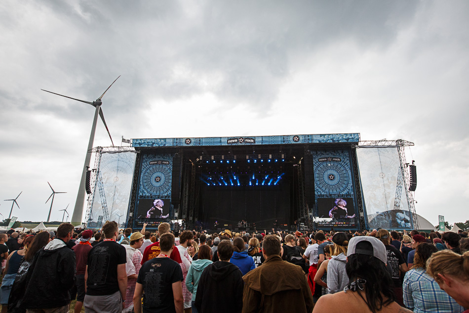 besucher essen buehne - Nova Rock 2016 - florian wieser - 011.jpg