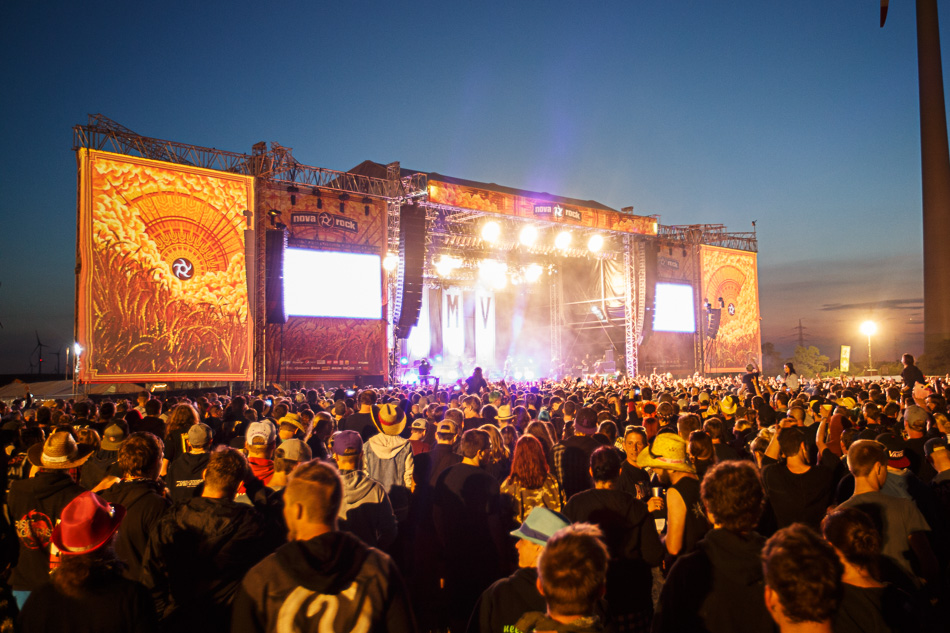 buehne schrift - Nova Rock 2016 - florian wieser003.jpg