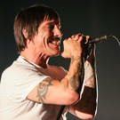 Red_Hot_Chili_Peppers_in_Concert_-_Los_Angeles.jpg