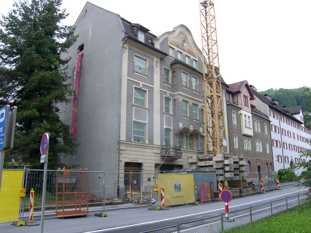 22_JPG-1277113411