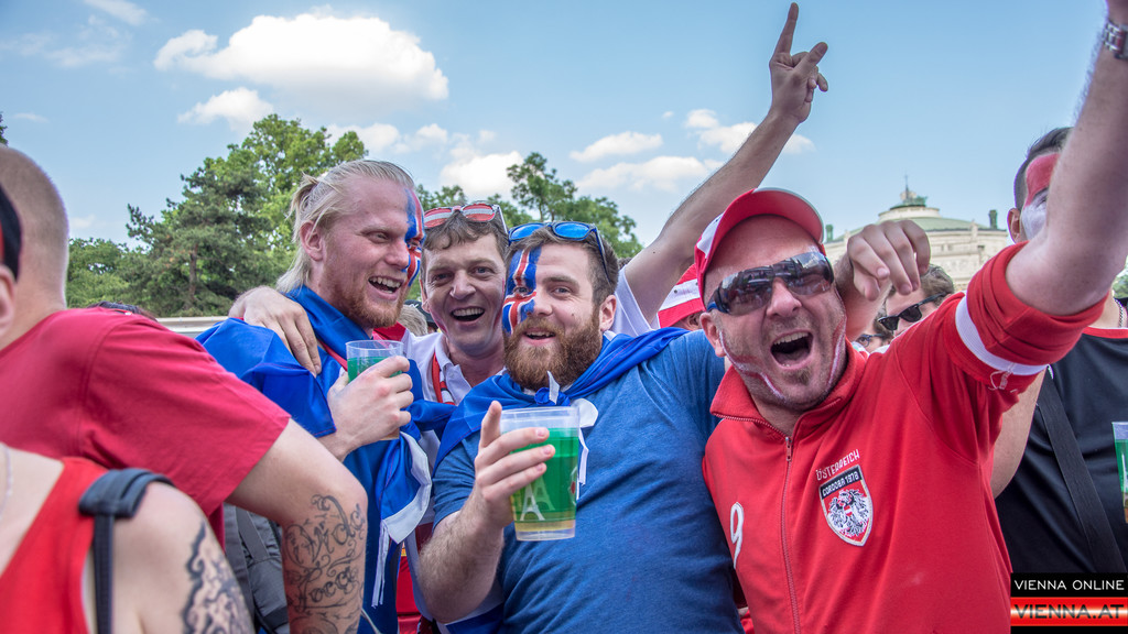 Oesterreich - Island - Rathausplatz - 22_06_2016.JPG