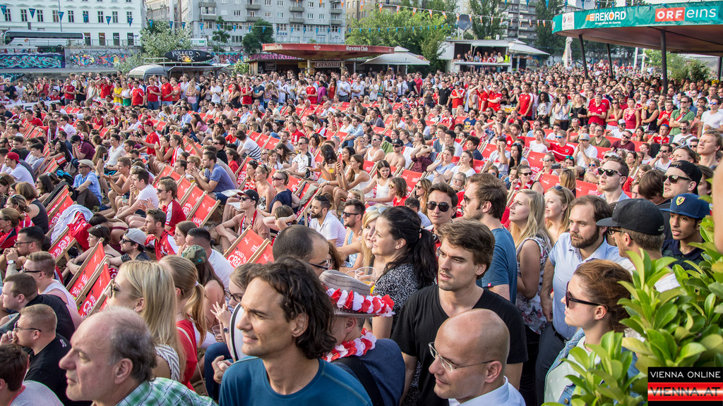 Oesterreich - Island - Hermann Strand Bar 22_06_2016-2.JPG