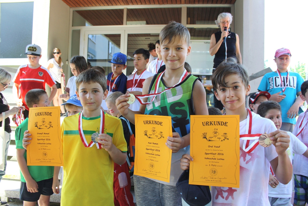 Volksschule Sportfest C Siegerehrung 24-06-2016 _12_.JPG